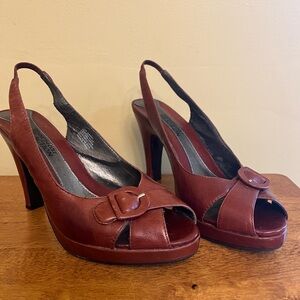 Kenneth Cole Reaction sling back peep toes, dark cognac/sienna color